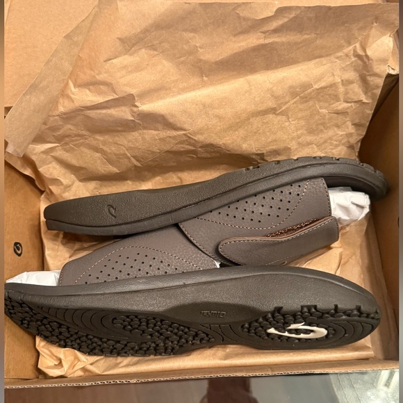 Olukai Men's Brown Slide Sandals - Picture 3 of 13